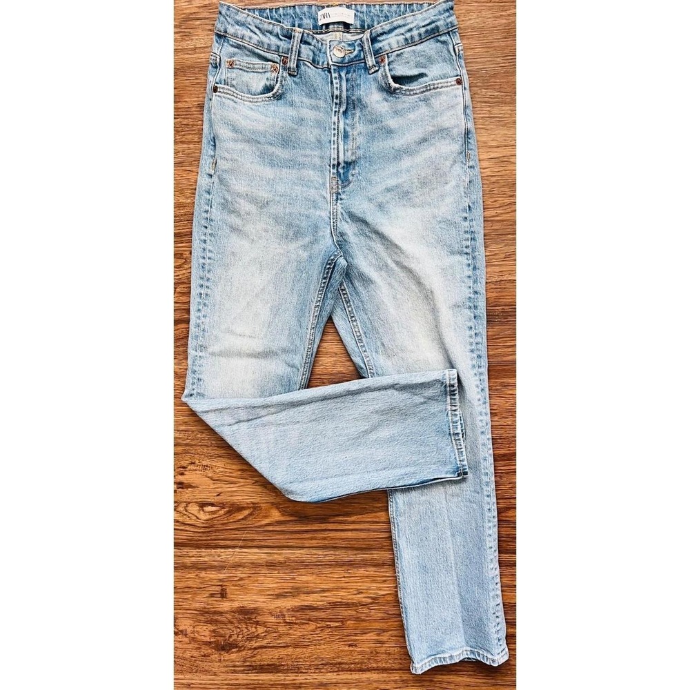 Zara Womens High Waisted Straight Leg Light Wash Denim Jeans Size 6